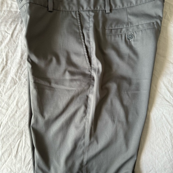 NIKE DRI FIT GOLF SHORTS SIZE 32 wonderful  Solid Nike shorts to golf in - Picture 5 of 12